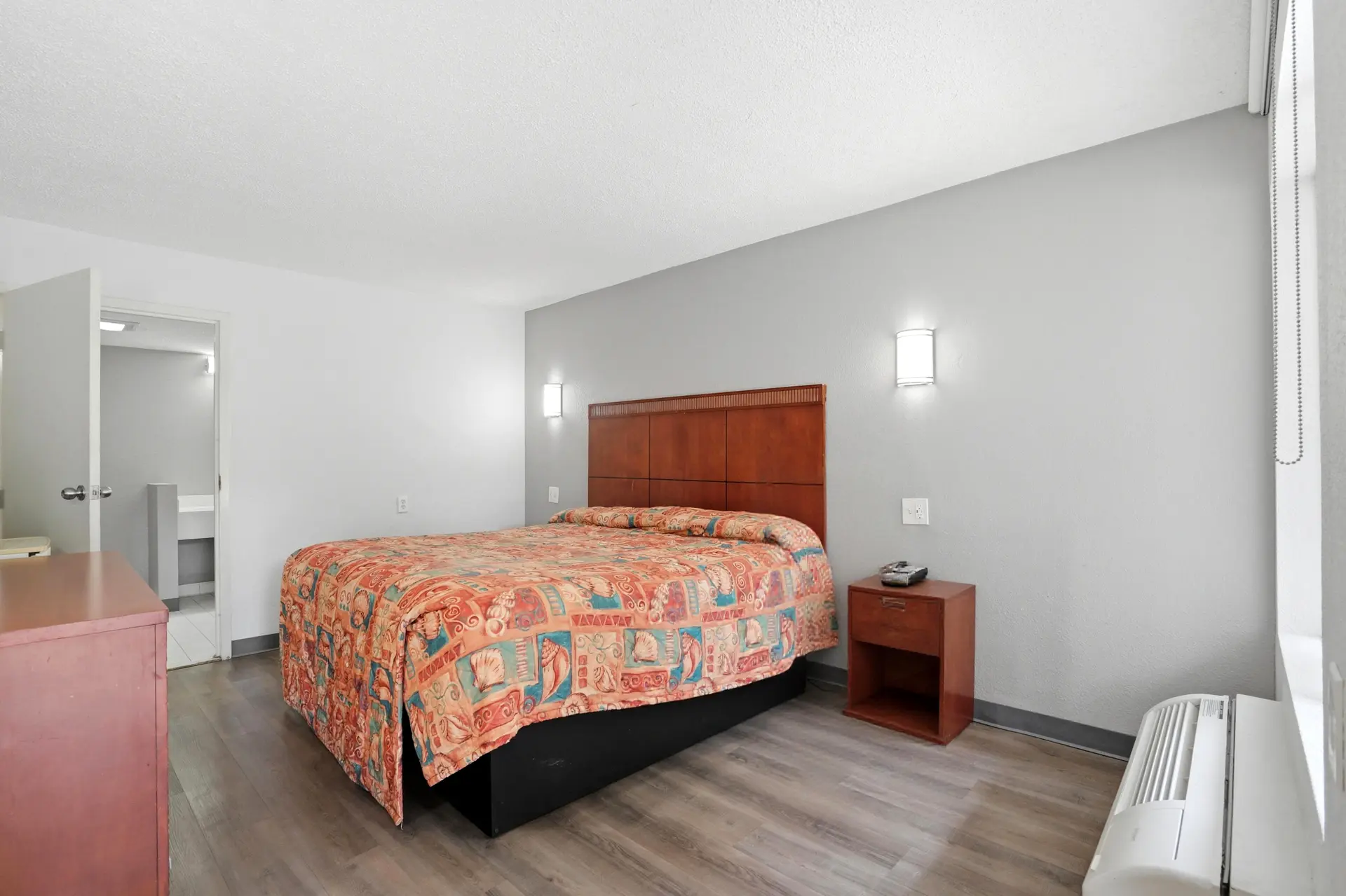 King Room &ndash; Smoking at American Inn & Suites