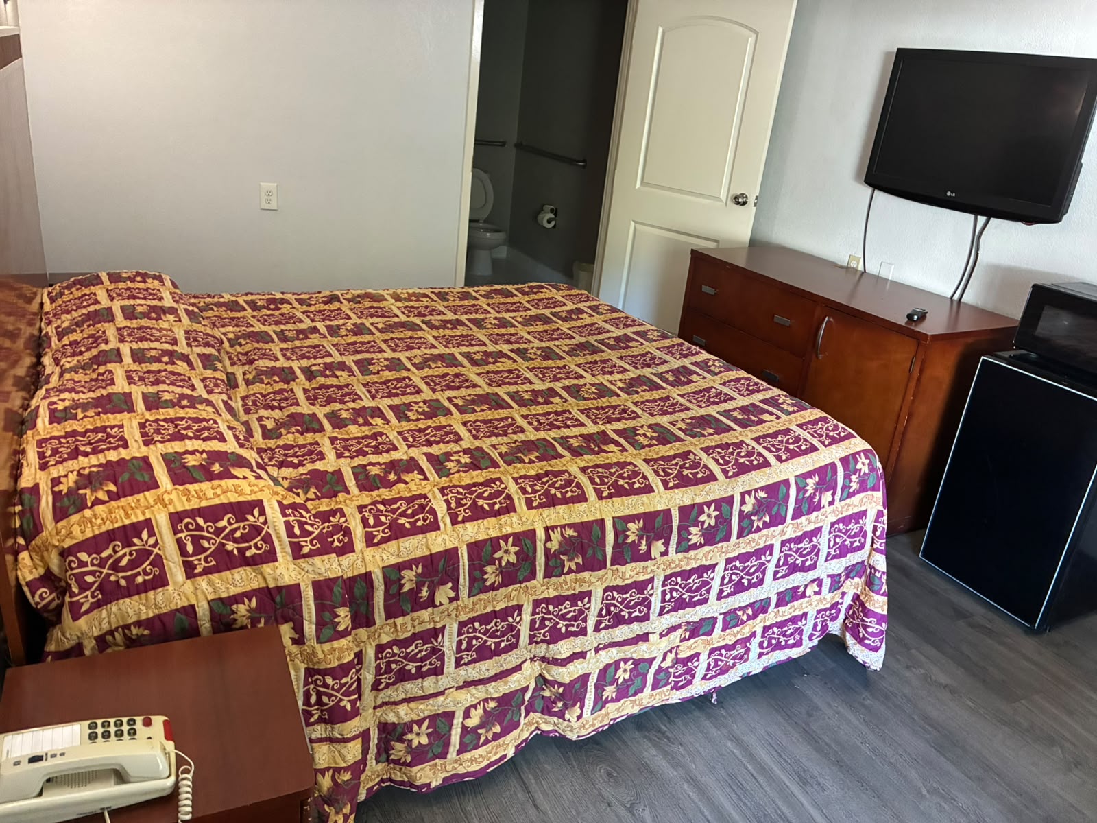 A mobility accessible king room, non-smoking